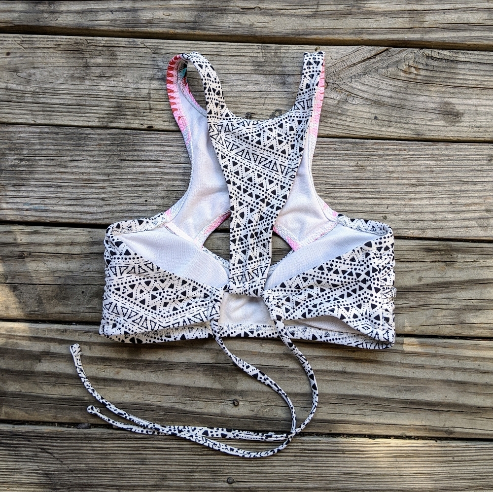 Xhilaration Bikini Swim Top - Picture 2 of 4